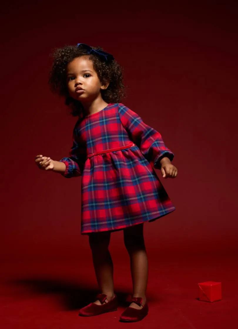 БЕБЕ ДЕВОЈЧИЊА